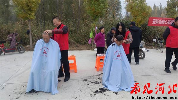 小张庄举办“爱在夕阳、新风传扬”文艺汇演,谱写乡风文明新篇章(图2) 小张庄举办“爱在夕阳、新风传扬”文艺汇演,谱写乡风文明新篇章(图2)