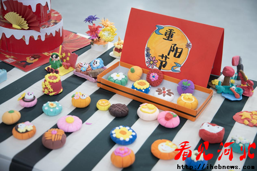 登高“阅”古今,双语“瞰”世界——雄东爱景小学双语阅读节圆满落幕(图2) 登高“阅”古今,双语“瞰”世界——雄东爱景小学双语阅读节圆满落幕(图2)